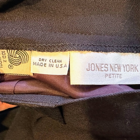 Jones New York suiting skirt. Navy blue Petites 8P - Picture 5 of 10